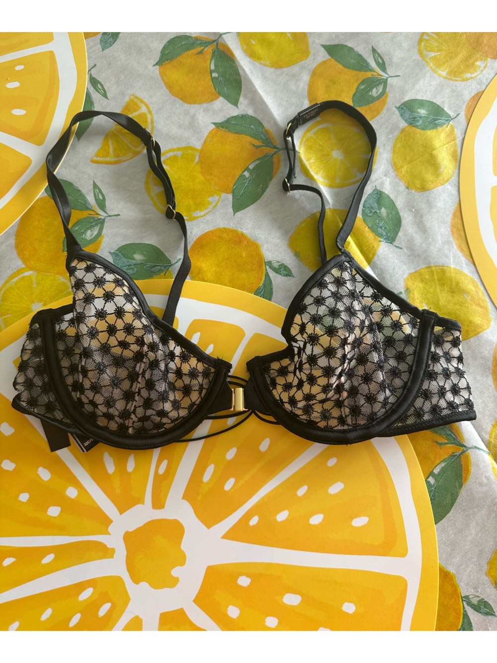 Victoria’s Secret 32C lace bralette